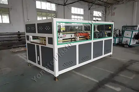 Russian WPC door extrusion machine