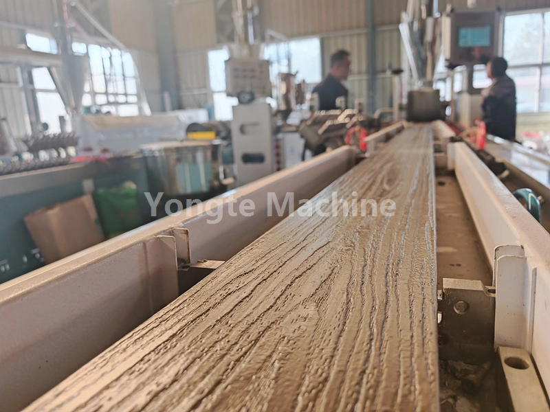 Σύνθετη μηχανή υφασμάτων πλαστικών και απορριμμάτων