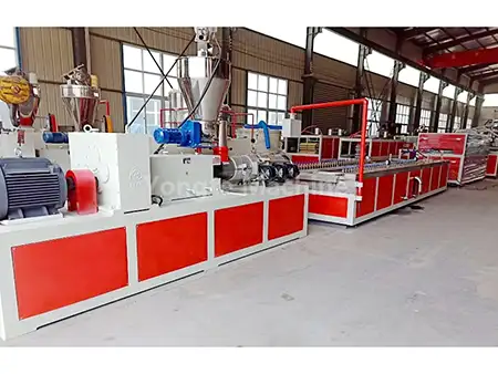 Γραμμή παραγωγής πάνελ τοίχου PVC